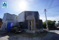 シンプルでいつまでも飽きのこないデザインが周囲の環境に調和し、どんなご家族にもフィットするデザイシンプルでいつまでも飽きのこないデザインが周囲の環境に調和し、どんなご家族にもフィットするデザインです。