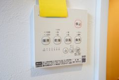 浴室暖房乾燥機付き＾＾梅雨の時期や花粉、PM2.5が酷いときなどの洗濯を干すのに重宝しそうですね＾＾