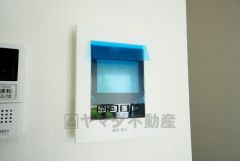 防犯性、セキュリティ対策に安心できるテレビモニター付きインターフォンです。セールスマン対策にもなり安心できます。