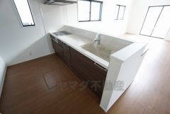 カウンタートップは耐熱性に優れており、日ごろのお掃除もふき取るだけでＯＫ。