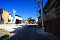 住人以外の車の進入も少なく、小さなお子様を持つご家庭にも安心です。