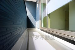 陽当たりの良いバルコニーです。お洗濯やお布団干しはもちろん、日光浴スペースにも。