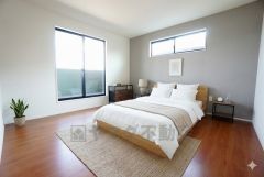 家具はイメージです。寛ぎの時間を紡ぎだす主寝室は、大型ベッドを置いても余裕の広さを確保しています。