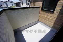 陽当たりの良いバルコニーです。お洗濯やお布団干しはもちろん、日光浴スペースにも。