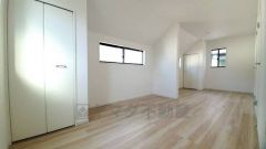 可動間仕切りの洋室なのでライフスタイルや家族構成の変化に対しても柔軟に対応できます。