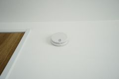火災報知器が設置されていることで、火災の発生をいち早く感知し、就寝中や留守中でも素早く危険を知らせてくれるため、家族の安全を確保し被害を最小限に抑えられます。