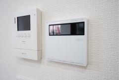 キッチン横からボタンひとつで操作が楽々。