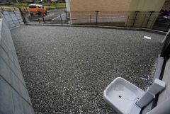 お子様と公園に行けない日も、のびのびお庭で遊べるのがうれしいですね。ガーデニングやお子様のプールなど大活躍です＾＾