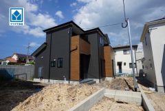 現地（2025年8月）撮影河東小学校徒歩5分＾＾快適でゆとりのある生活空間で新生活を始めましょう^^