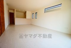 温かみのある雰囲気と、キッチンでの作業性を兼ね備え、家族の笑顔あふれる団らんのひと時をお過ごしいただける設計になっています。
