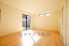 温かみのある雰囲気と、キッチンでの作業性を兼ね備え、家族の笑顔あふれる団らんのひと時をお過ごしいただける設計になっています。