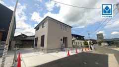 東郷小学校まで徒歩6分と近く、お子様も無理なく通えます。快適でゆとりのある生活空間で新生活を始めましょう^^