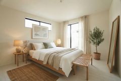 主寝室としてお使いいただけそうなこちらのお部屋は、日当たりが良く、爽やかな風を感じて起きる朝は、快適生活の始まりに。