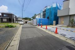 住人以外の車の進入も少なく、小さなお子様を持つご家庭にも安心です。落ち着いた住宅地内で快適な生活を実現してみませんか。