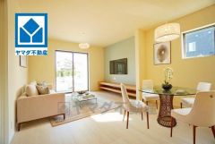 家具はイメージです。断熱性能の窓ガラスを採用。省エネ、光熱費カットにも貢献します。夏は涼しく、冬は暖かく快適に過ごせますよ＾＾