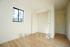 住む人のこだわりを活かす洋室＾＾広めのクローゼットもあり荷物もすっきり片付けられ、ゆとりのある暮らしが出来ます＾＾