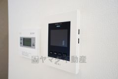 防犯性、セキュリティ対策に安心できるテレビモニター付きインターフォンです。セールスマン対策にもなり安心できます。