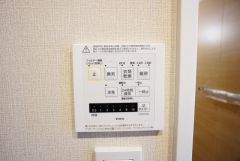 浴室暖房乾燥機付き＾＾梅雨の時期や花粉、PM2.5が酷いときなどの洗濯を干すのに重宝しそうですね＾＾