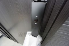 お子様を抱っこしながら簡単に開けられるのが便利なスマートキー。