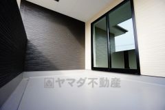 陽当たりの良いバルコニーです。お洗濯やお布団干しはもちろん、日光浴スペースにも。