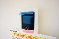防犯性、セキュリティ対策に安心できるテレビモニター付きインターフォンです。セールスマン対策にもなり安心できます。