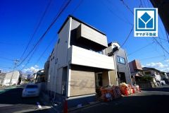 現地（2026年1月7日）撮影。2路線利用可能で都心へのアクセスの幅が広がります。毎日の通勤・通学・買い物がしやすく、快適に過ごせます。