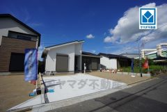 毎日のお買物に便利なルミエール福津店は徒歩12分。快適でゆとりのある生活空間で新生活を始めましょう^^