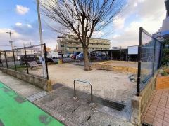 子育て層にうれしい敷地内公園。小さな子供を目の届くマンション内で遊ばせられるので安心です。