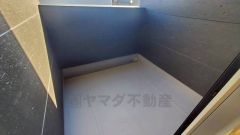 陽当たりの良いバルコニーです。お洗濯やお布団干しはもちろん、日光浴スペースにも。