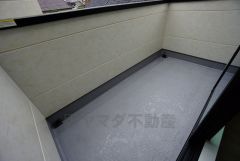 陽当たりの良いバルコニーです。お洗濯やお布団干しはもちろん、日光浴スペースにも。