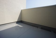 陽当たりの良いバルコニーです。お洗濯やお布団干しはもちろん、日光浴スペースにも。