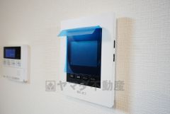 防犯性、セキュリティ対策に安心できるテレビモニター付きインターフォンです。セールスマン対策にもなり安心できます。
