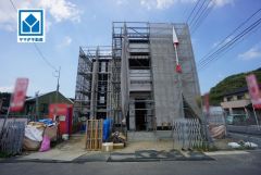 現地（2026年8月24日）撮影。1号地。多目的な使い方が楽しめる2.5帖のバックヤードを完備＾＾全室2面採光で日当たり、風通し良好です＾＾