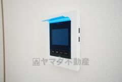 防犯性、セキュリティー対策に安心できるテレビモニター付きインターフォンです。セールスマン対策にもなり安心できます。