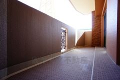 陽当たりの良いバルコニーです。お洗濯やお布団干しはもちろん、日光浴スペースにも。