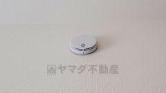 火災による煙や熱を感知して、警報音やブザー等で火災の発生を知らせてくれる火災警報器。