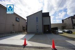共働き夫婦に嬉しい家事動線と収納力を備えた新築戸建。シンプルで機能的、二人三脚の暮らしがもっと快適になる我が家＾＾