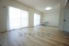 令和7年7月リフォーム済み＾＾ 箱崎宮前駅徒歩7分で都心へのアクセス良好。徒歩1分の近隣駐車場継承可能です＾＾