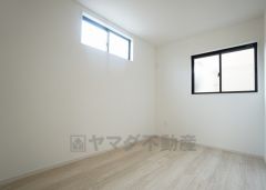 同仕様写真。2面採光を確保した明るい室内は、風通しも良く、大変居心地の良い空間となっております。爽やかな風を感じて起きる朝は、快適生活の始まりに。