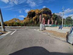 現地（2025年12月22日）撮影。大きな車でも駐車しやすいため、車のサイズを気にせず好きな車に乗れます。