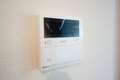 キッチン横からボタンひとつで操作が楽々。