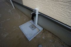 お車の洗車や外壁のお掃除をする際に便利な外水栓。