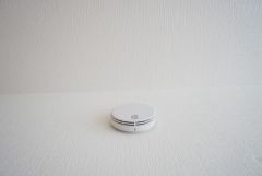 火災報知器が設置されていることで、火災の発生をいち早く感知し、就寝中や留守中でも素早く危険を知らせてくれるため、家族の安全を確保し被害を最小限に抑えられます。