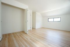 住む人のこだわりを活かす洋室＾＾広めのクローゼットもあり荷物もすっきり片付けられ、ゆとりのある暮らしが出来ます＾＾