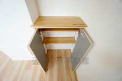 キッチンカウンター端の棚にはお気に入りの雑貨や小物などを飾ることができ、見せる収納を楽しめます＾＾