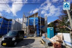 現地（2025年11月19日）撮影。大通りから離れた静かな住宅街。車通りも少なく安心です＾＾