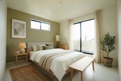 家具はイメージです。主寝室としてお使いいただけそうなこちらのお部屋は、日当たりが良く、爽やかな風を感じて起きる朝は、快適生活の始まりに。