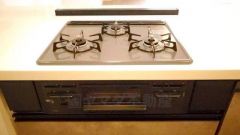 複数の調理を一度に行うことができる3口コンロ。効率よくお料理が出来ます。毎日のお料理も楽しくなりますね＾＾