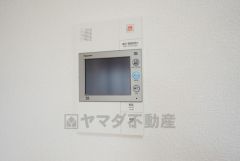 オートロックとモニター付きインターホン装備で女性やお子様も安心。充実のセキュリティで暮らしをサポートします。