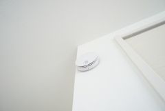 火災発生をいち早く知らせてくれる火災報知器は標準装備です。